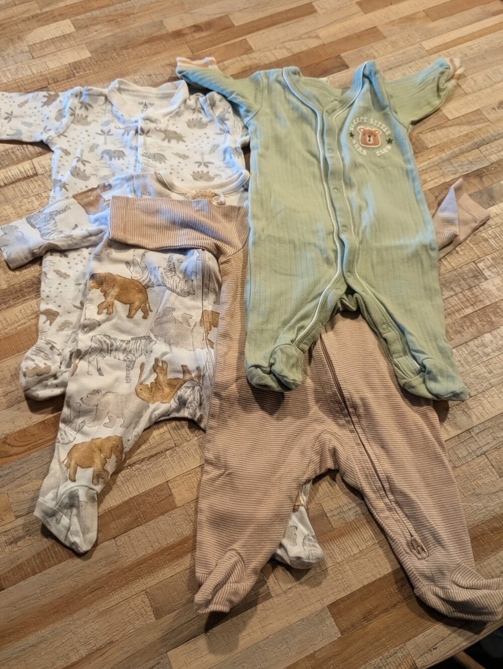 🧸 Adorable 4-Piece Baby Sleeper Bundle! 🐘